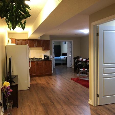 Spacious 2 Bedroom guest suite Toronto Extérieur photo