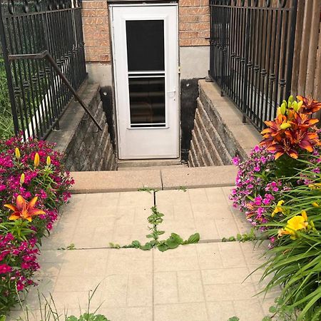 Spacious 2 Bedroom guest suite Toronto Extérieur photo