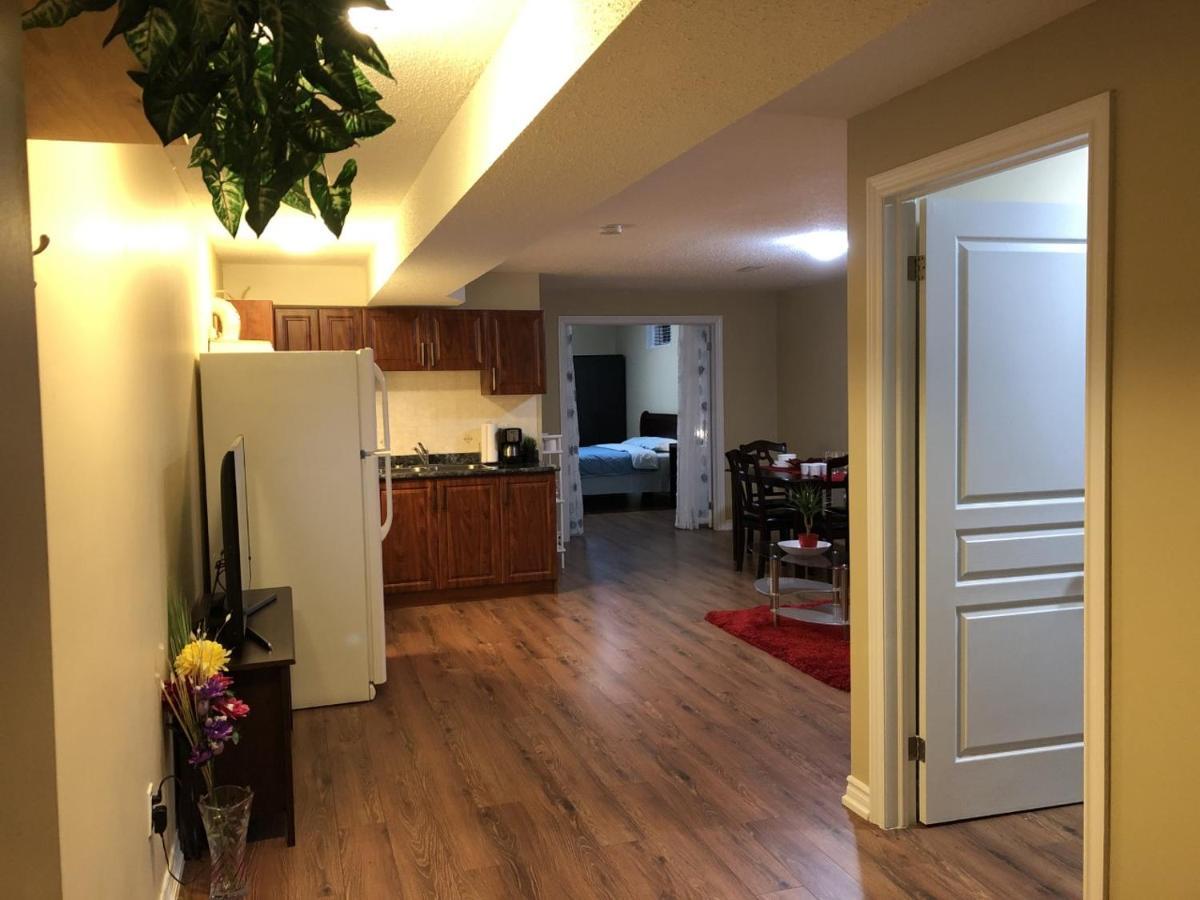 Spacious 2 Bedroom guest suite Toronto Extérieur photo